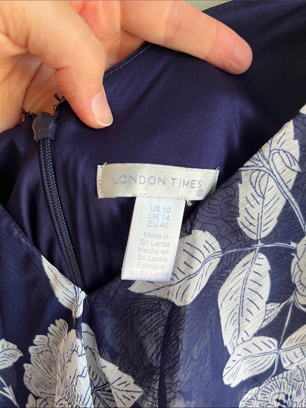 London Times Navy Floral Maxi Hi Low V-neck Beach Dress with Ruffles Sz 10 - Picture 4 of 12